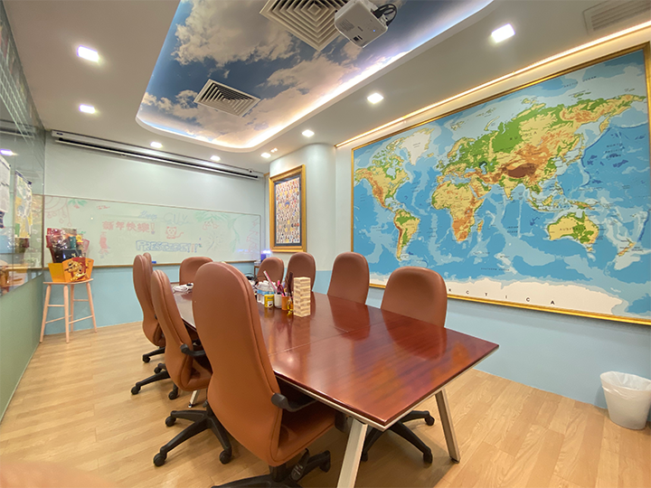 Prestige Realty Office - Discussion Room